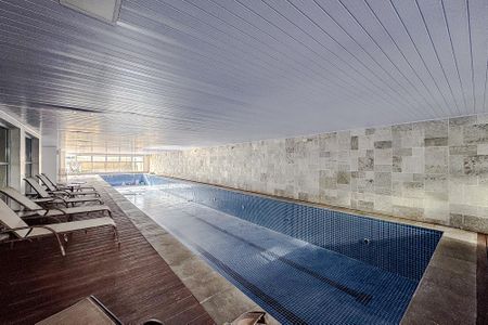 Apartamento à venda com 126m², 3 quartos e 2 vagas Apartamento à venda com 126m², 3 quartos e 2 vagasÁrea comum - Piscina