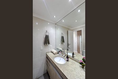 Apartamento à venda com 126m², 3 quartos e 2 vagas Apartamento à venda com 126m², 3 quartos e 2 vagasBanheiro da Suíte