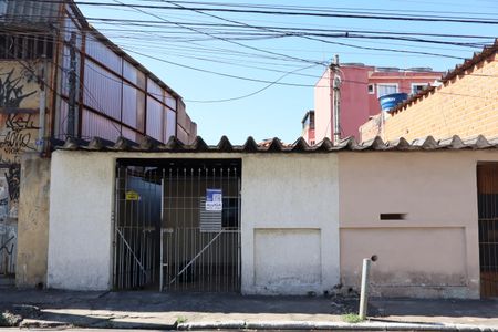 Casa para alugar com 60m², 3 quartos e sem vagaFachada e portão