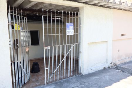 Casa para alugar com 60m², 3 quartos e sem vagaFachada e portão