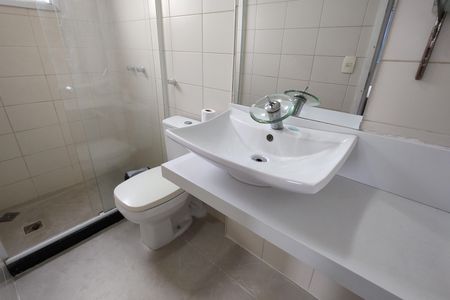 Apartamento à venda com 130m², 3 quartos e 2 vagas Apartamento à venda com 130m², 3 quartos e 2 vagasBanheiro da Suíte 1
