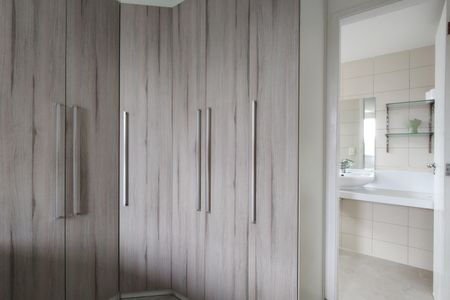 Apartamento à venda com 130m², 3 quartos e 2 vagas Apartamento à venda com 130m², 3 quartos e 2 vagasQuarto 1 - Suíte