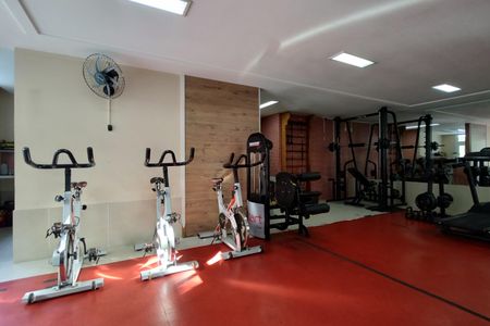 Apartamento à venda com 130m², 3 quartos e 2 vagas Apartamento à venda com 130m², 3 quartos e 2 vagasÁrea comum - Academia