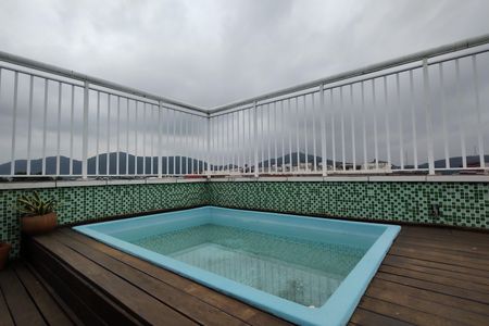 Apartamento à venda com 130m², 3 quartos e 2 vagas Apartamento à venda com 130m², 3 quartos e 2 vagasPiscina