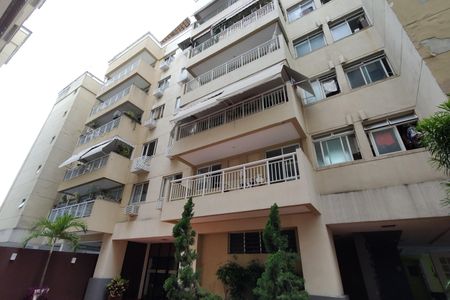 Apartamento à venda com 130m², 3 quartos e 2 vagas Apartamento à venda com 130m², 3 quartos e 2 vagasFachada