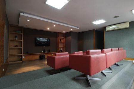 Apartamento à venda com 130m², 3 quartos e 2 vagas Apartamento à venda com 130m², 3 quartos e 2 vagasÁrea comum - Cinema