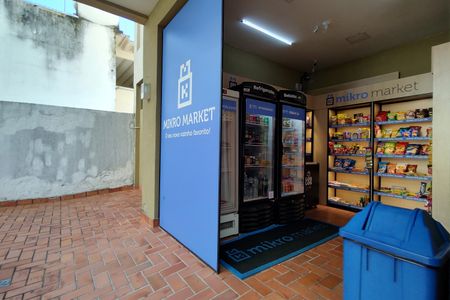 Apartamento à venda com 130m², 3 quartos e 2 vagas Apartamento à venda com 130m², 3 quartos e 2 vagasÁrea comum - Mercadinho