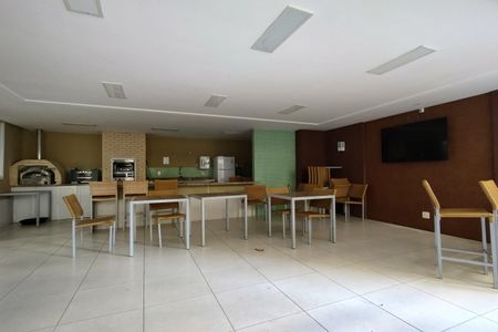 Apartamento à venda com 130m², 3 quartos e 2 vagas Apartamento à venda com 130m², 3 quartos e 2 vagasÁrea comum - Churrasqueira