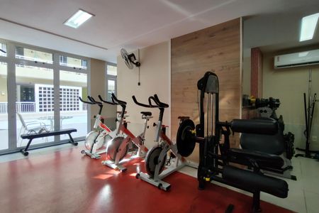 Apartamento à venda com 130m², 3 quartos e 2 vagas Apartamento à venda com 130m², 3 quartos e 2 vagasÁrea comum - Academia