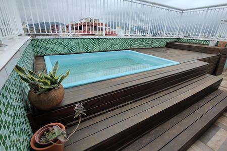 Apartamento à venda com 130m², 3 quartos e 2 vagas Apartamento à venda com 130m², 3 quartos e 2 vagasPiscina