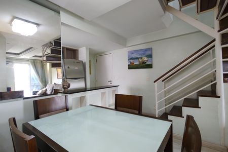 Apartamento à venda com 130m², 3 quartos e 2 vagas Apartamento à venda com 130m², 3 quartos e 2 vagasSala