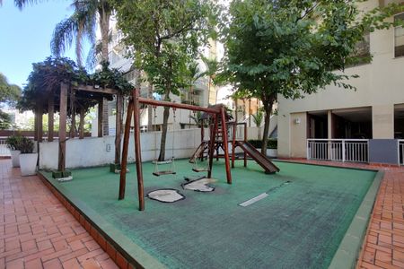 Apartamento à venda com 130m², 3 quartos e 2 vagas Apartamento à venda com 130m², 3 quartos e 2 vagasÁrea comum - Playground