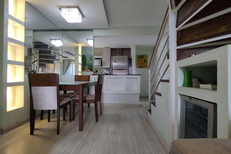 Apartamento à venda com 130m², 3 quartos e 2 vagas Apartamento à venda com 130m², 3 quartos e 2 vagasSala