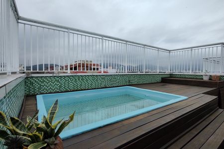 Apartamento à venda com 130m², 3 quartos e 2 vagas Apartamento à venda com 130m², 3 quartos e 2 vagasPiscina