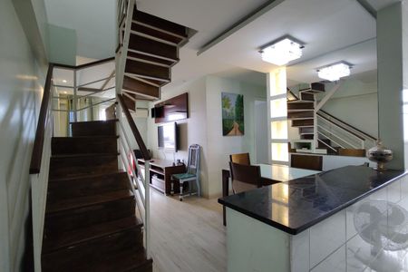 Apartamento à venda com 130m², 3 quartos e 2 vagas Apartamento à venda com 130m², 3 quartos e 2 vagasSala