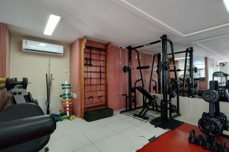 Apartamento à venda com 130m², 3 quartos e 2 vagas Apartamento à venda com 130m², 3 quartos e 2 vagasÁrea comum - Academia
