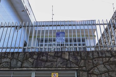 Casa à venda com 260m², 5 quartos e 3 vagasPlaca
