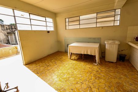 Casa à venda com 260m², 5 quartos e 3 vagasLavanderia