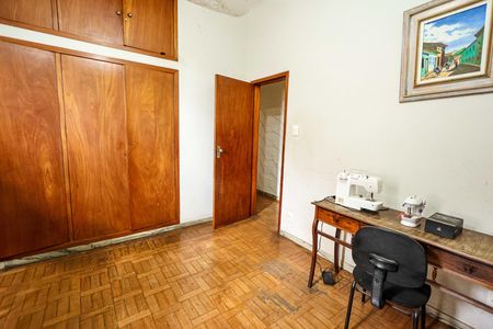 Casa à venda com 260m², 5 quartos e 3 vagasQuarto 2