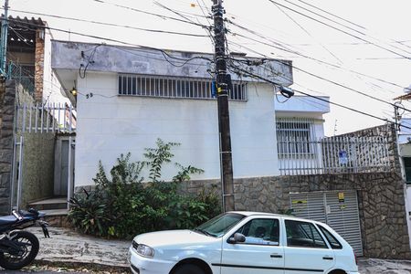 Casa à venda com 260m², 5 quartos e 3 vagasFachada