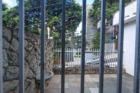 Vista da Sala de casa à venda com 5 quartos, 260m² em Vila Paris, Belo Horizonte
