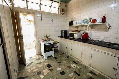 Casa à venda com 260m², 5 quartos e 3 vagasCozinha