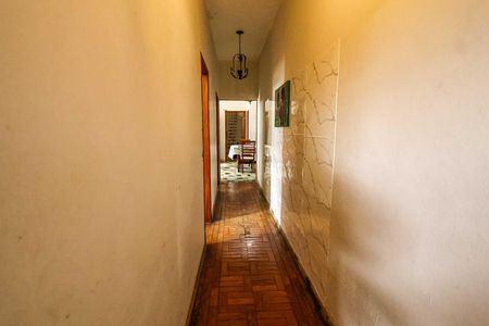 Casa à venda com 260m², 5 quartos e 3 vagasCorredor