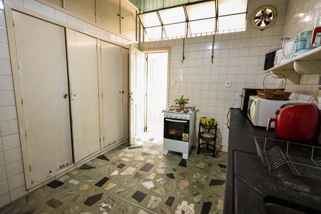 Casa à venda com 260m², 5 quartos e 3 vagasCozinha