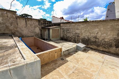 Casa à venda com 260m², 5 quartos e 3 vagasQuintal
