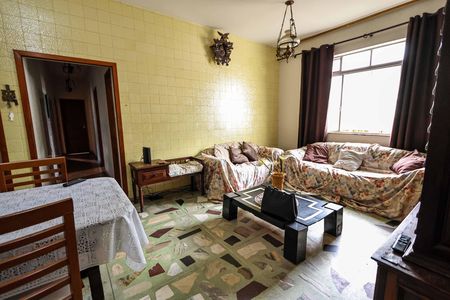 Casa à venda com 260m², 5 quartos e 3 vagasCopa