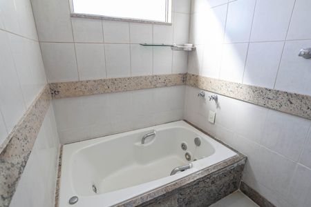 Apartamento à venda com 249m², 3 quartos e 2 vagasBanheiro da suíte 