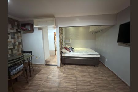 Sala e quarto  de casa para alugar com 1 quarto, 35m² em Colônia Agrícola Samambaia, Brasília