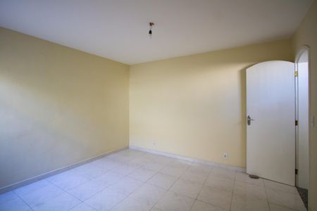 Suíte de casa para alugar com 2 quartos, 100m² em Colubandê, São Gonçalo