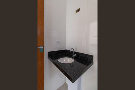 Banheiro de apartamento à venda com 1 quarto, 27m² em Guaianases, São Paulo
