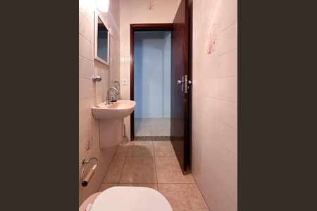 Casa à venda com 185m², 2 quartos e 2 vagas Casa à venda com 185m², 2 quartos e 2 vagasLavabo