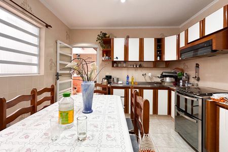 Casa à venda com 185m², 2 quartos e 2 vagas Casa à venda com 185m², 2 quartos e 2 vagasCozinha