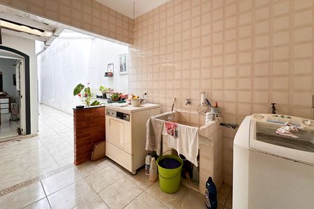 Casa à venda com 185m², 2 quartos e 2 vagas Casa à venda com 185m², 2 quartos e 2 vagasÁrea de Serviço