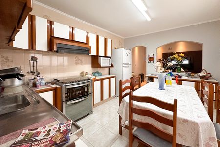 Casa à venda com 185m², 2 quartos e 2 vagas Casa à venda com 185m², 2 quartos e 2 vagasCozinha