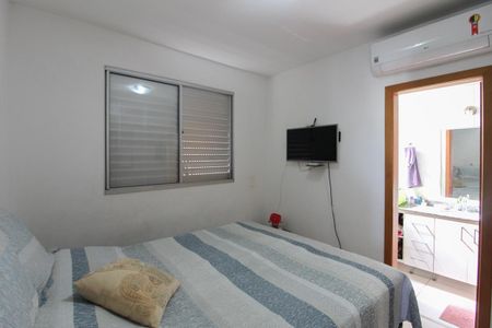Apartamento à venda com 130m², 2 quartos e 2 vagas Apartamento à venda com 130m², 2 quartos e 2 vagasSuíte