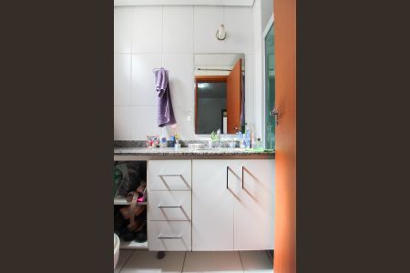 Apartamento à venda com 130m², 2 quartos e 2 vagas Apartamento à venda com 130m², 2 quartos e 2 vagasBanheiro da Suíte