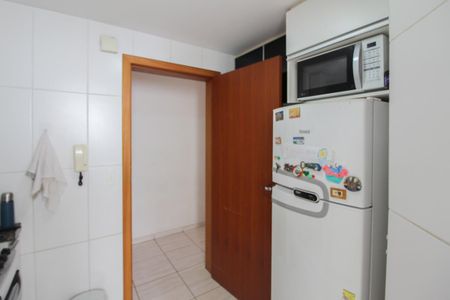 Apartamento à venda com 130m², 2 quartos e 2 vagas Apartamento à venda com 130m², 2 quartos e 2 vagasCozinha e Área de Serviço