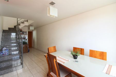 Apartamento à venda com 130m², 2 quartos e 2 vagas Apartamento à venda com 130m², 2 quartos e 2 vagasSala 1