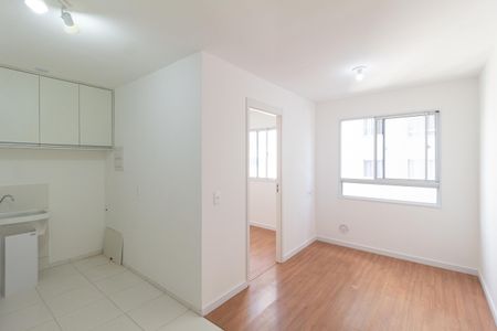 Sala de apartamento para alugar com 2 quartos, 36m² em Chacara Santa Lucia, Carapicuíba