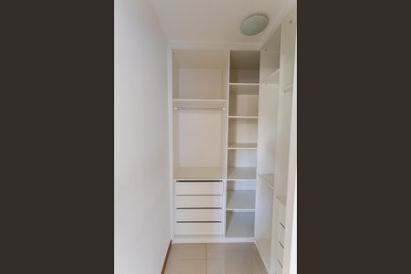 Closet da Suíte de apartamento à venda com 2 quartos, 80m² em Santa Tereza, Belo Horizonte