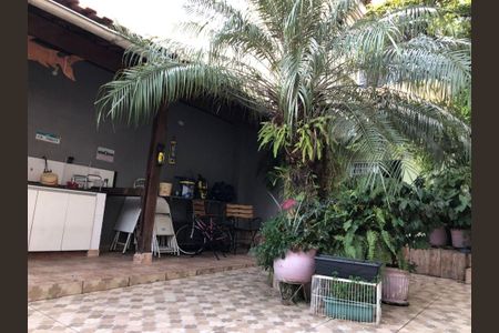 Casa à venda com 180m², 3 quartos e 2 vagas