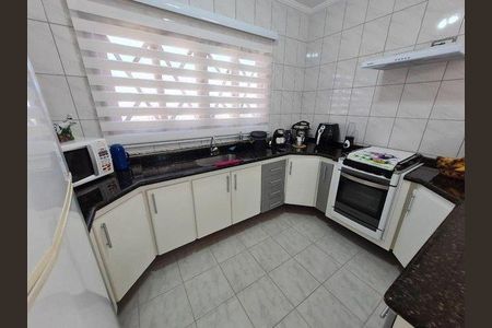 Casa à venda com 195m², 3 quartos e 4 vagas