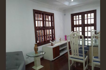 Casa à venda com 152m², 3 quartos e 2 vagas