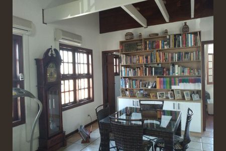 Casa à venda com 152m², 3 quartos e 2 vagas