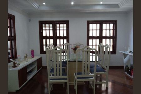 Casa à venda com 152m², 3 quartos e 2 vagas