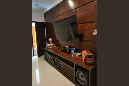 Casa à venda com 220m², 4 quartos e 3 vagas